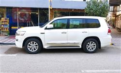 تۆیۆتا لاند کروزەر